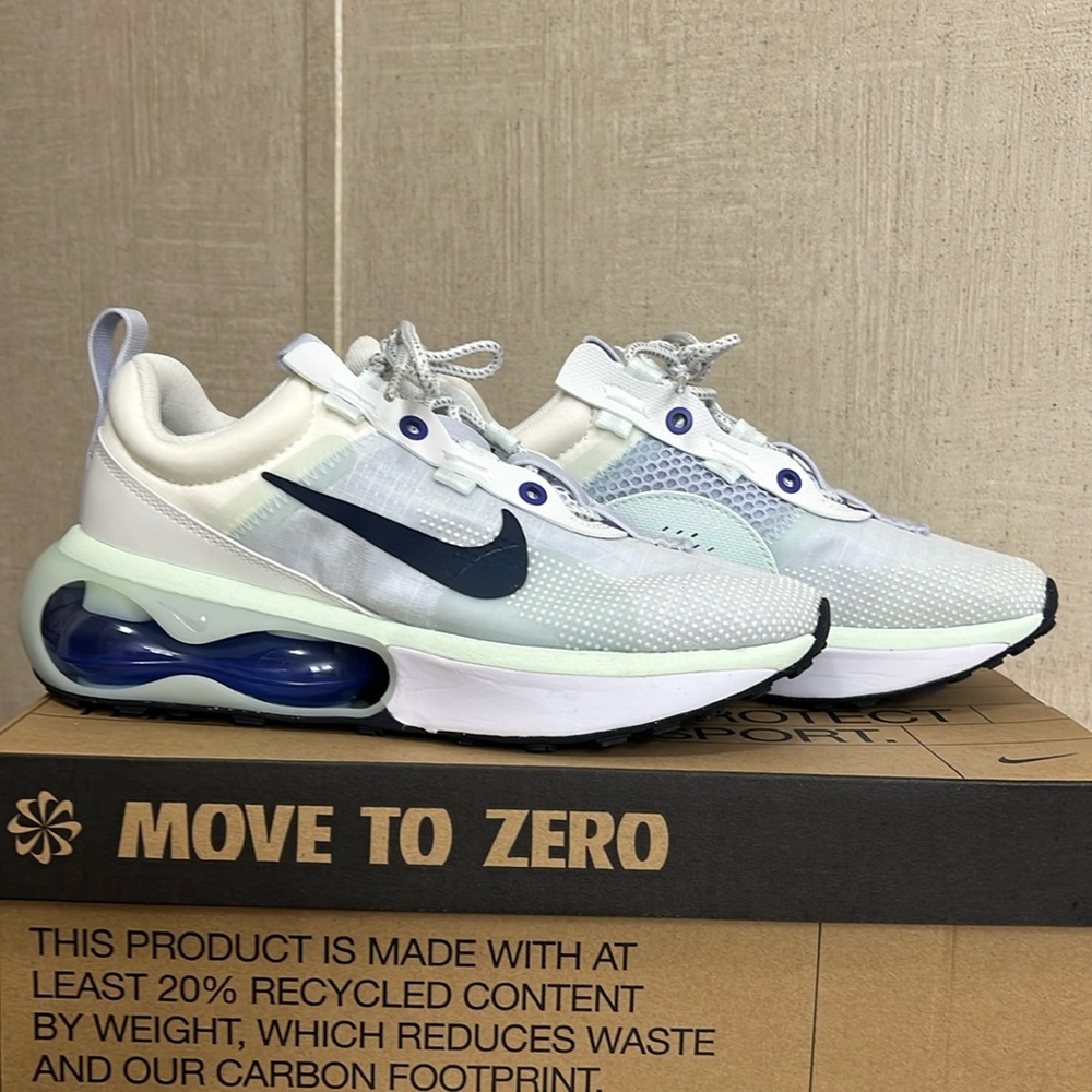 WOMEN’S NIKE AIR MAX 2021 SIZE 6.5 BRAND NEW IN BOX!! NEVER BEEN WORN! ❤️